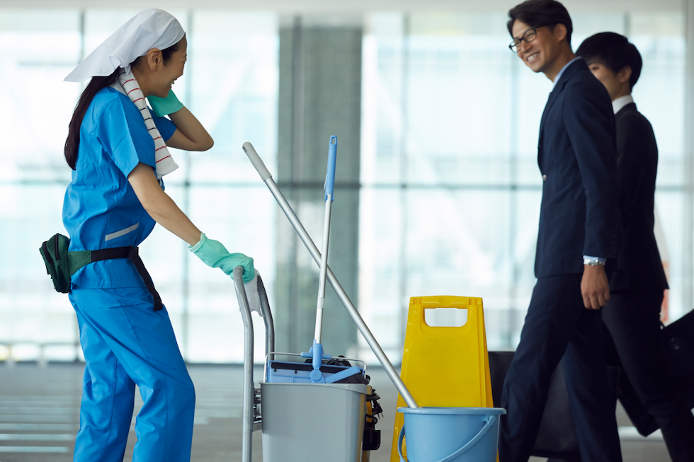 技術と礼儀を備えたプロのスタッフが対応